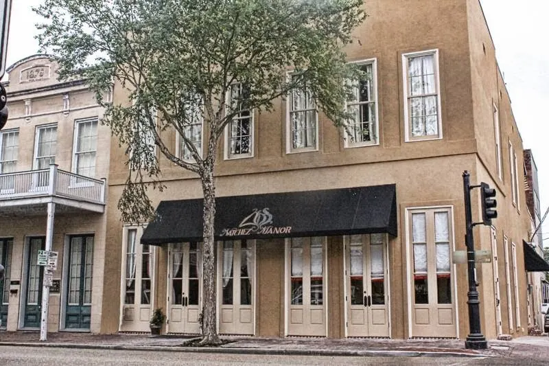 Natchez Manor Bed & Breakfast
