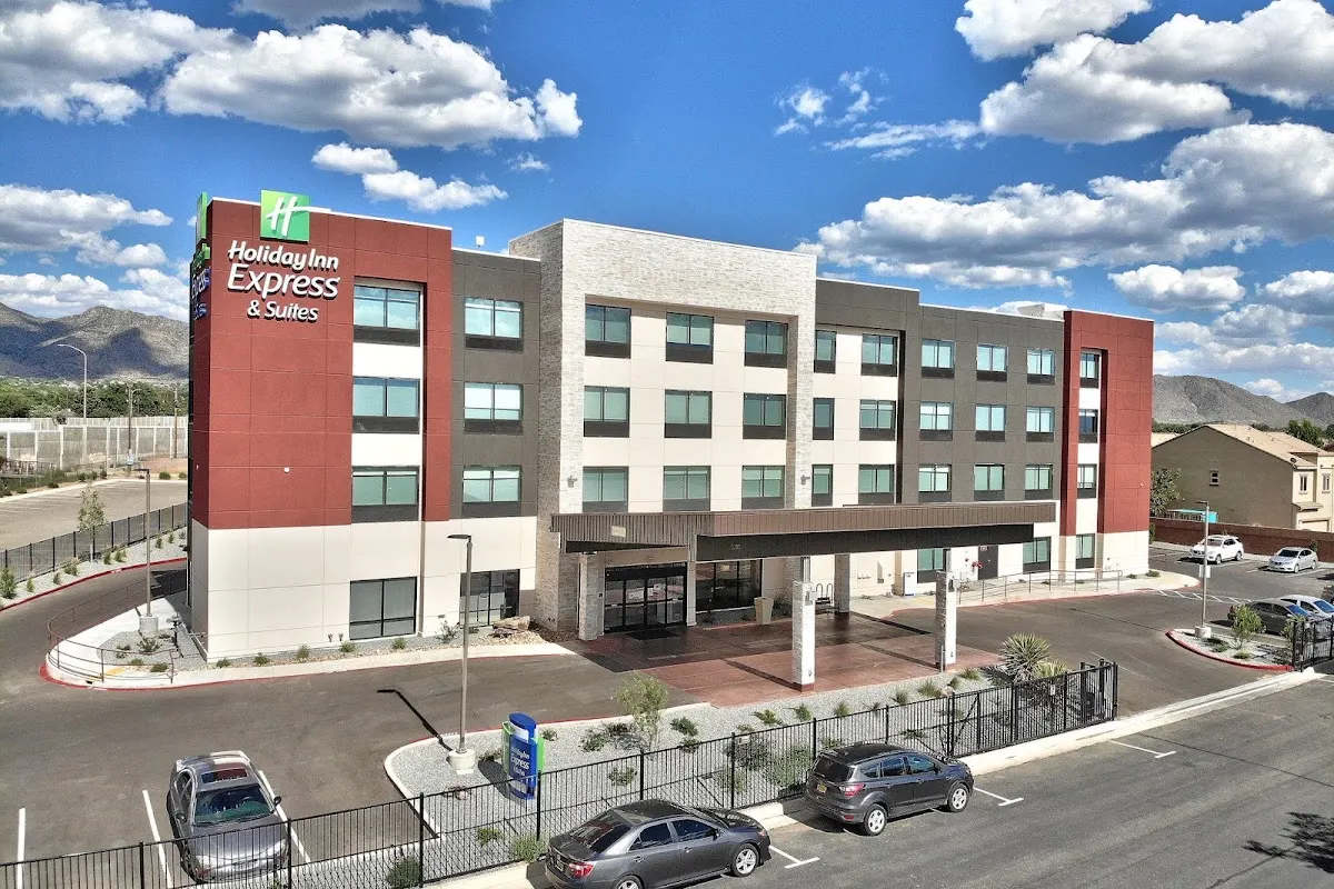 Holiday Inn Express & Suites Albuquerque East by IHG