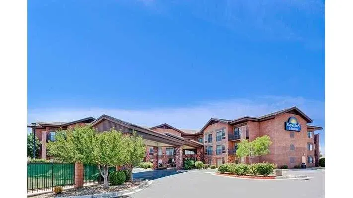 Days Inn & Suites by Wyndham Page Lake Powell