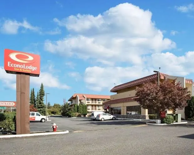 MorningGlory Inn & Suites