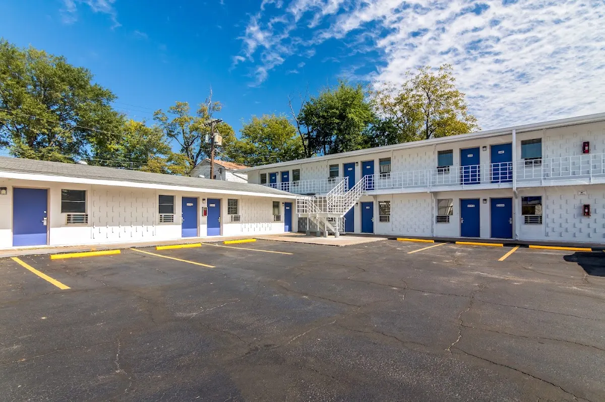 TRADE WIND MOTEL