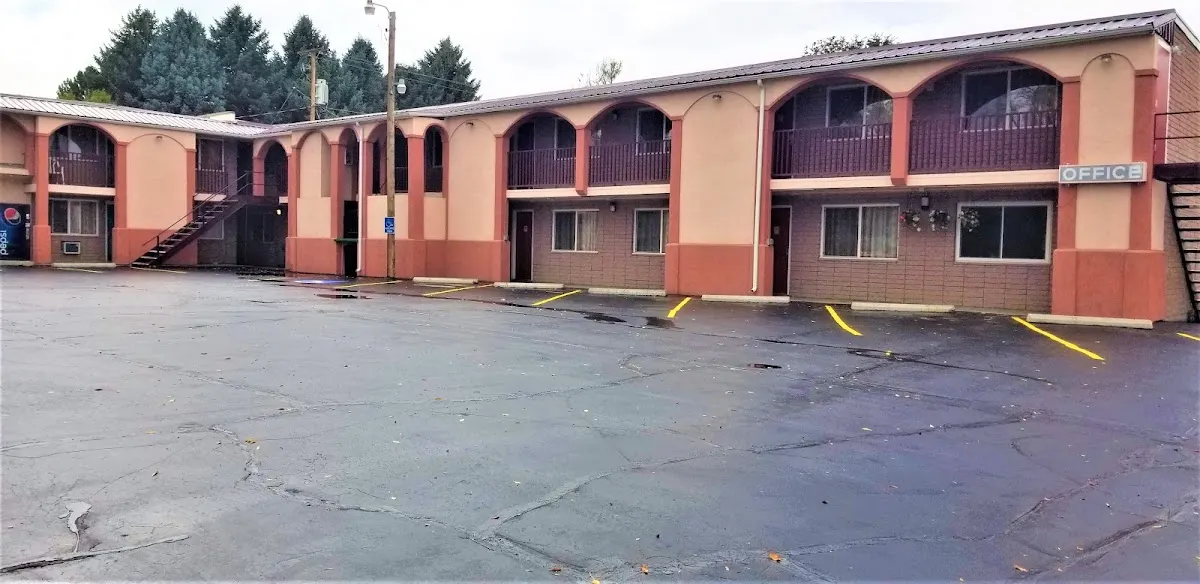 Town House Motor Inn