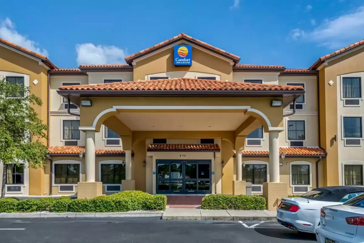 Comfort Inn & Suites Northeast - Gateway