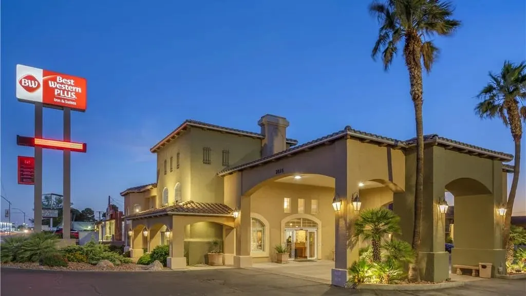 Best Western Plus A Wayfarer's Inn and Suites