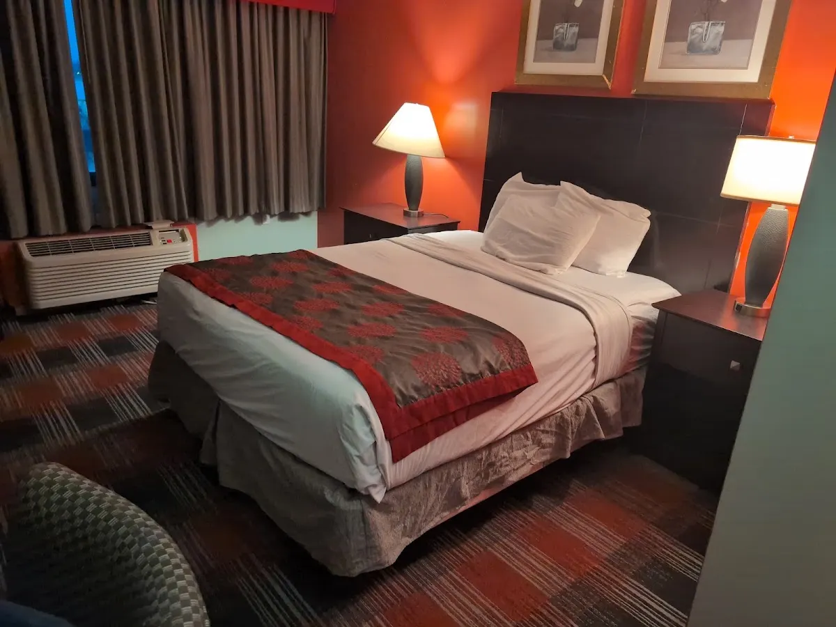 Albany Plaza Hotel