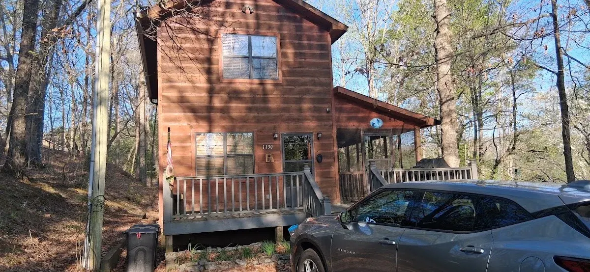 Cozy Hiawassee Cabin with Firepit