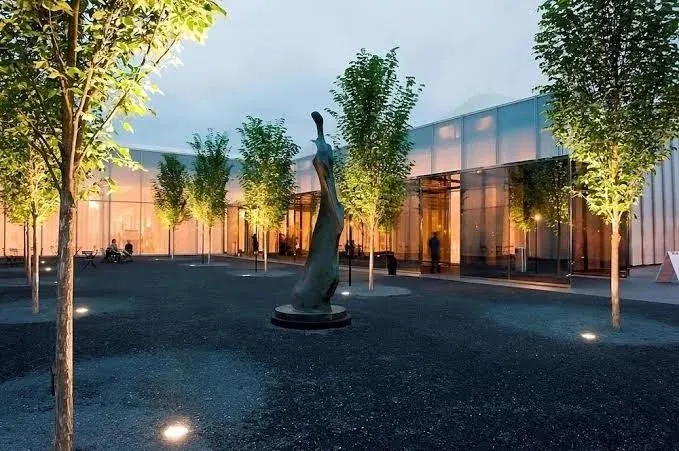Only 10 Mins to Marbles Kids Museum! Pool, Pet-friendly, Free Shuttle Service!