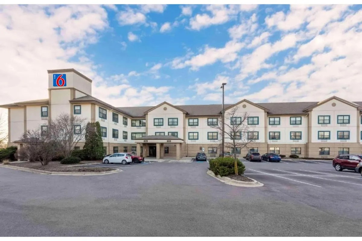 Motel 6 Suites Chicago Lisle IL