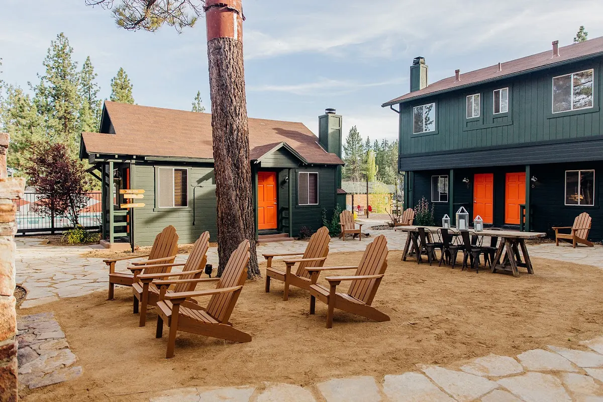 Noon Lodge