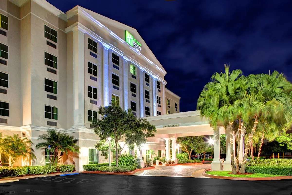 Holiday Inn Express & Suites Miami-Kendall by IHG