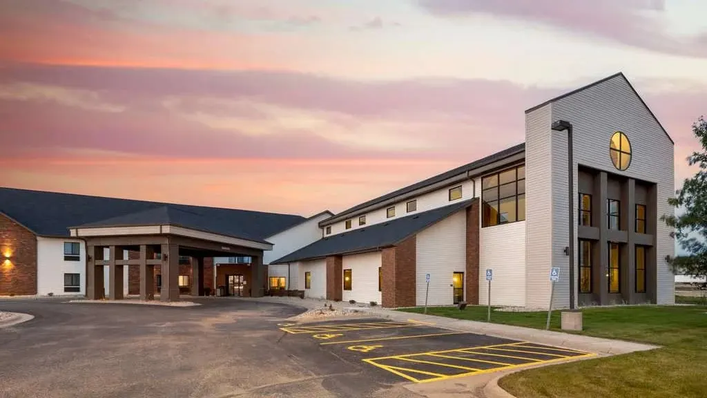 Best Western Watertown Inn and Suites