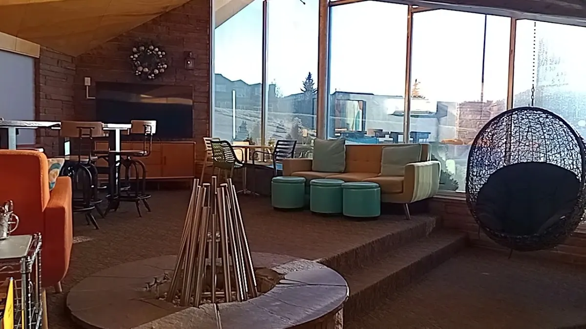 Coyote Mountain Lodge