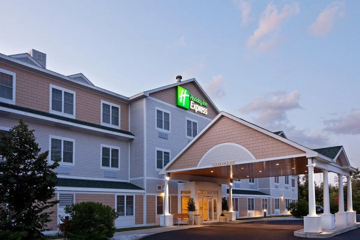 Holiday Inn Express & Suites Freeport - Brunswick Area by IHG