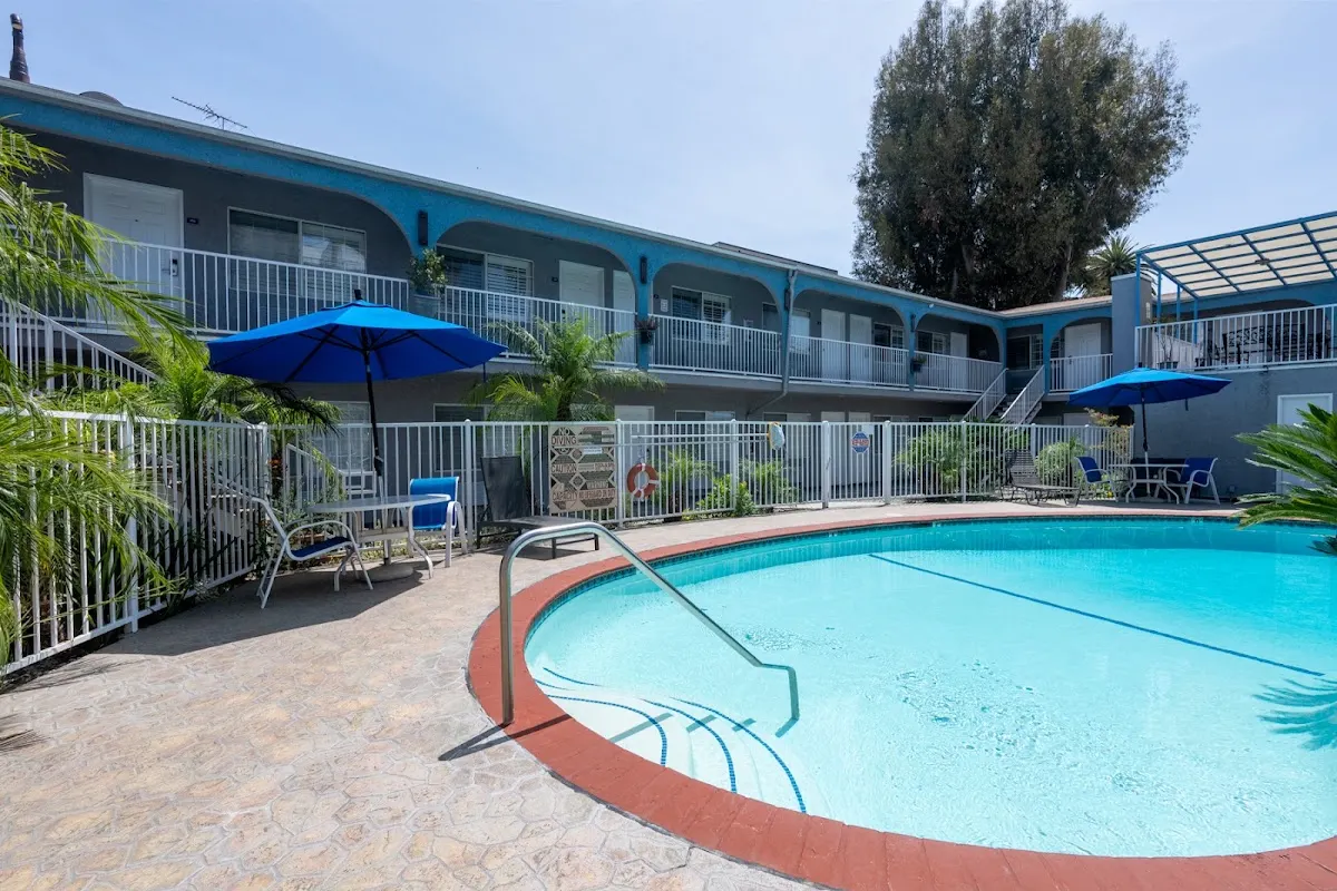 Hollywood City Inn