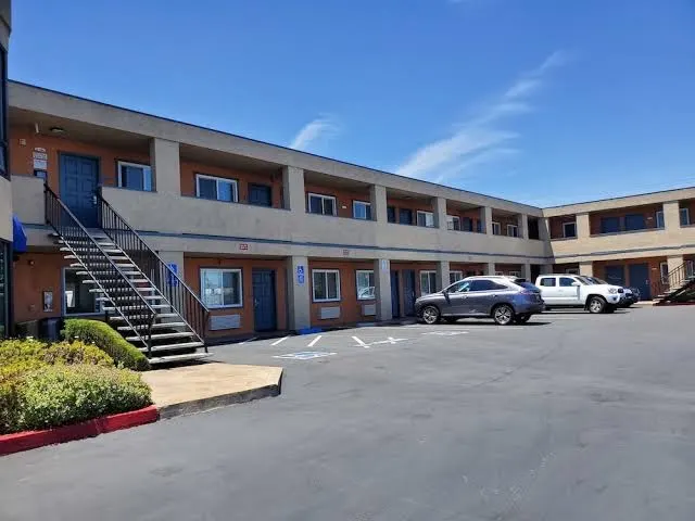 Good Living Inn