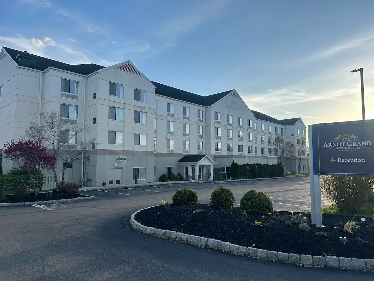 Arnot Grand Hotel & Suites