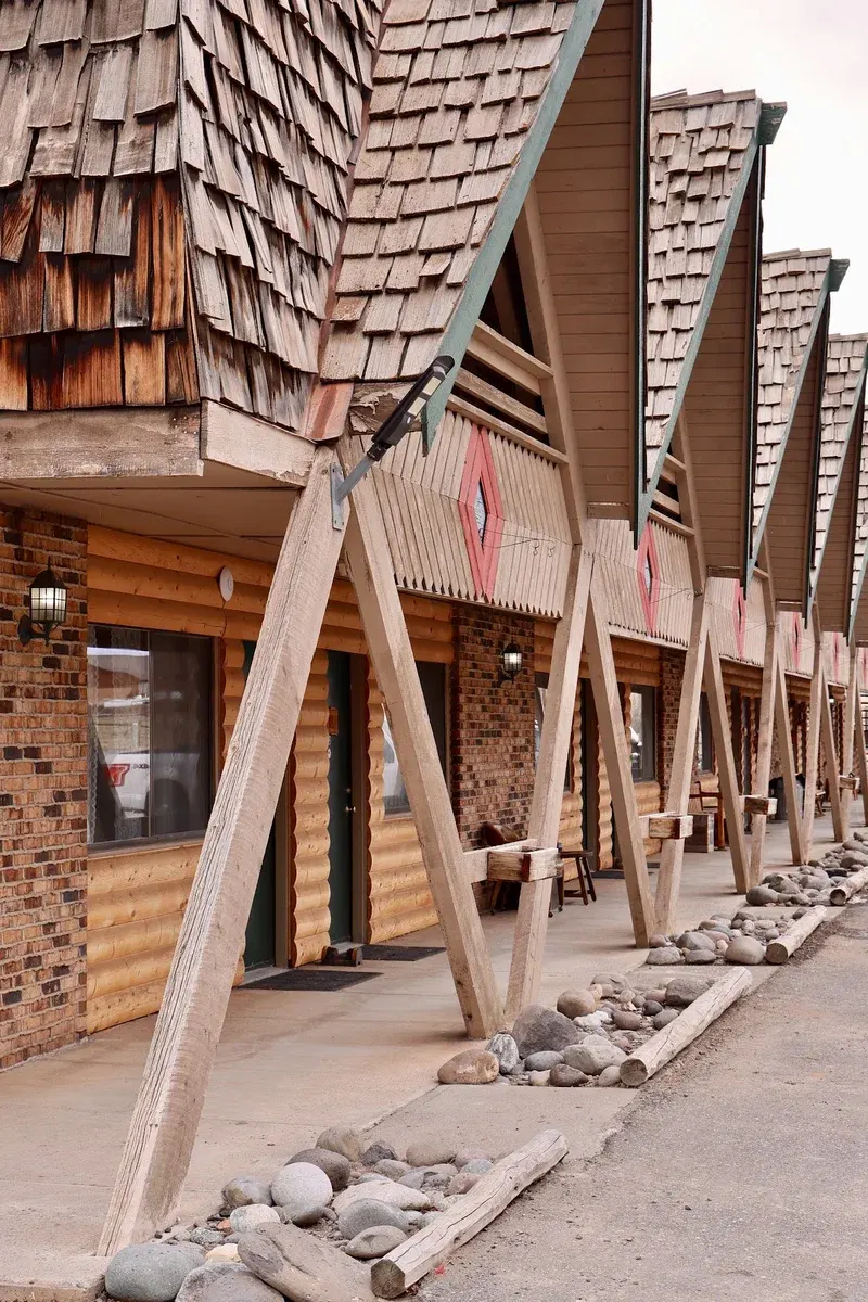 Rocky Mountain Lodge