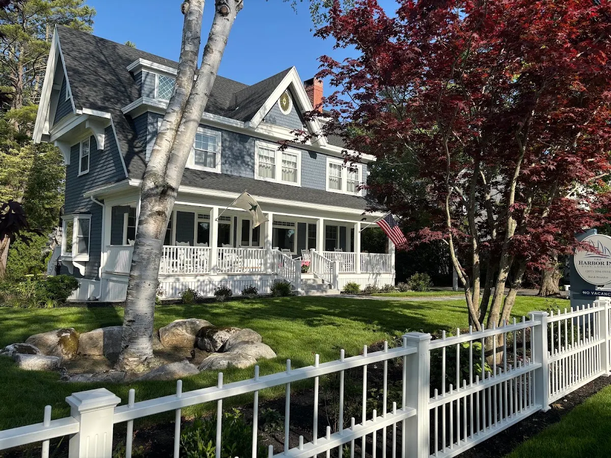 The Harbor Inn
