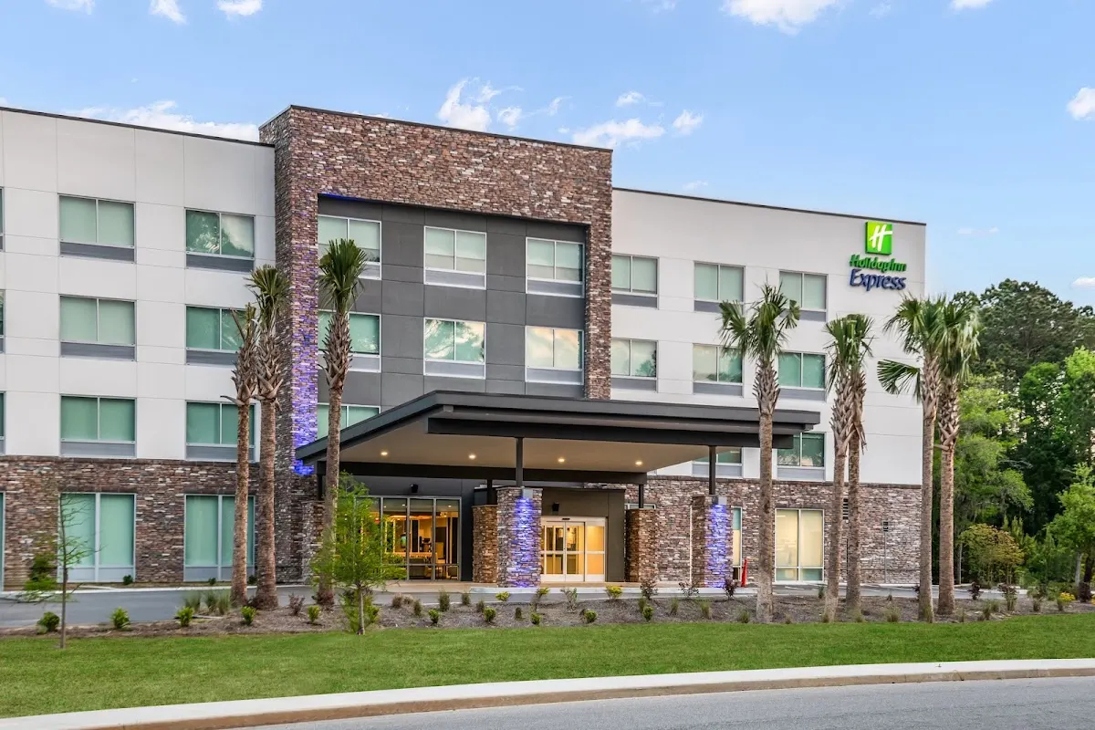 Holiday Inn Express Savannah - Gateway by IHG