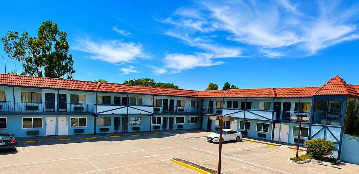 Lakewood Inn