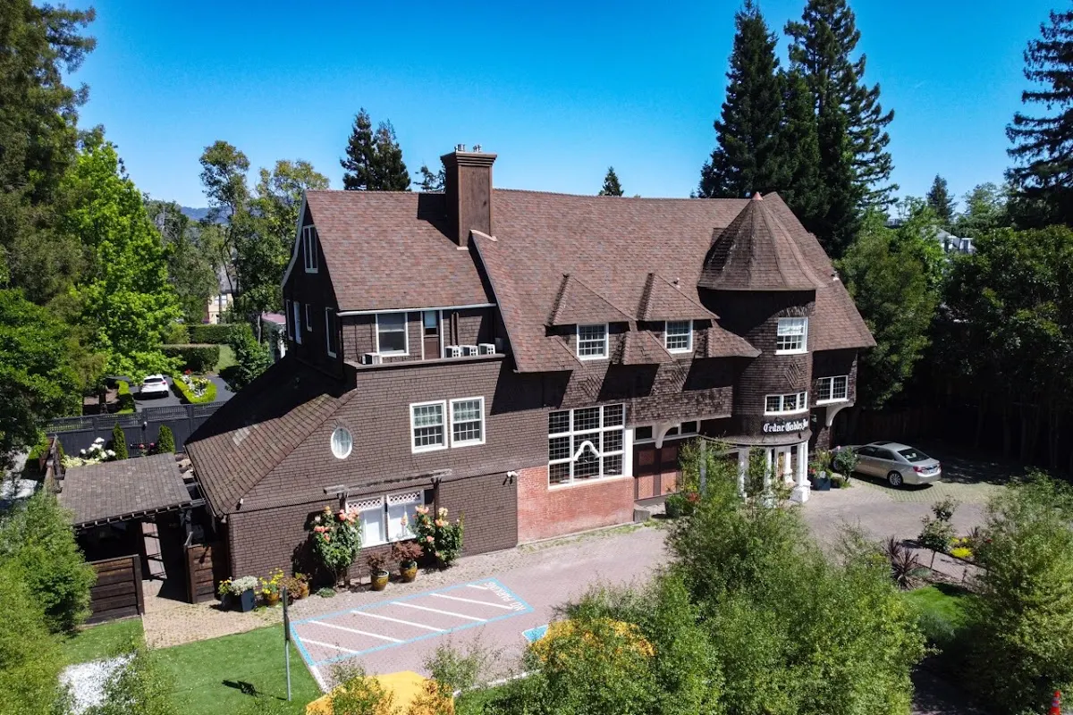 Cedar Gables Inn