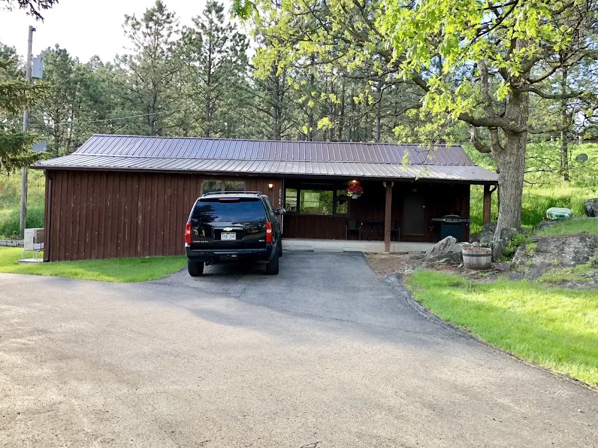 Rockerville Lodge & Cabins