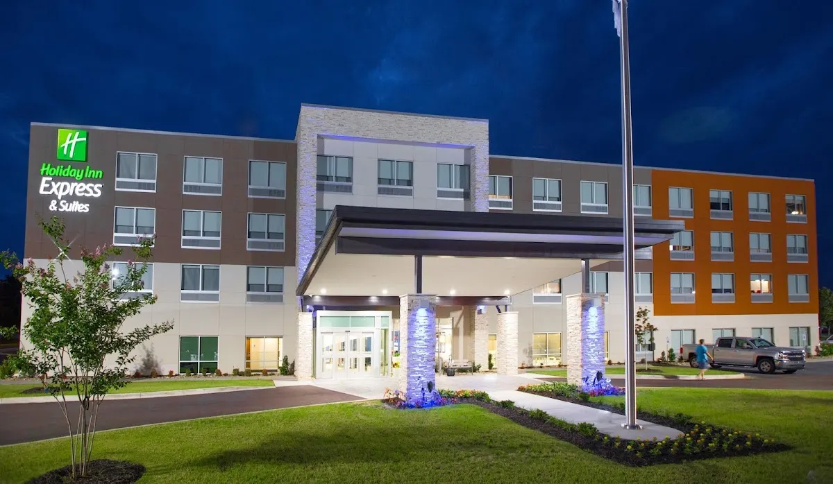 Holiday Inn Express & Suites Greenwood Mall by IHG