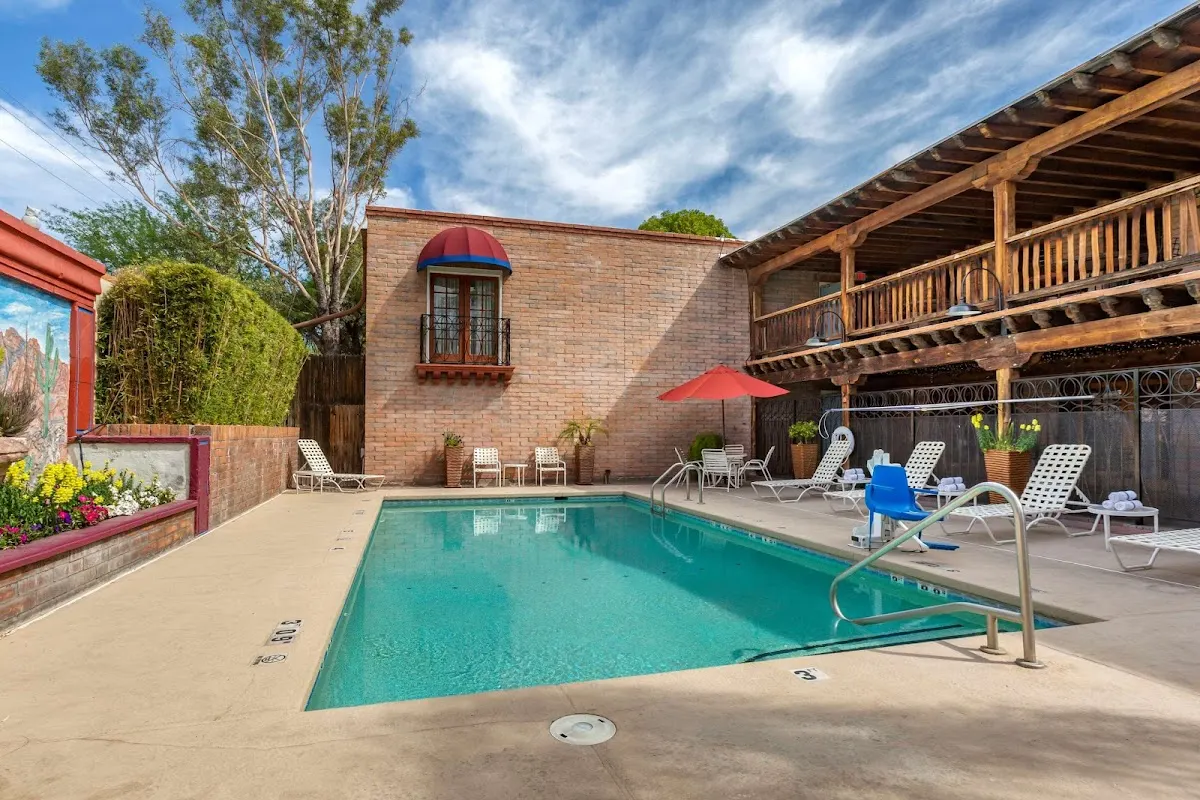 Comfort Suites Tucson near Sabino Canyon