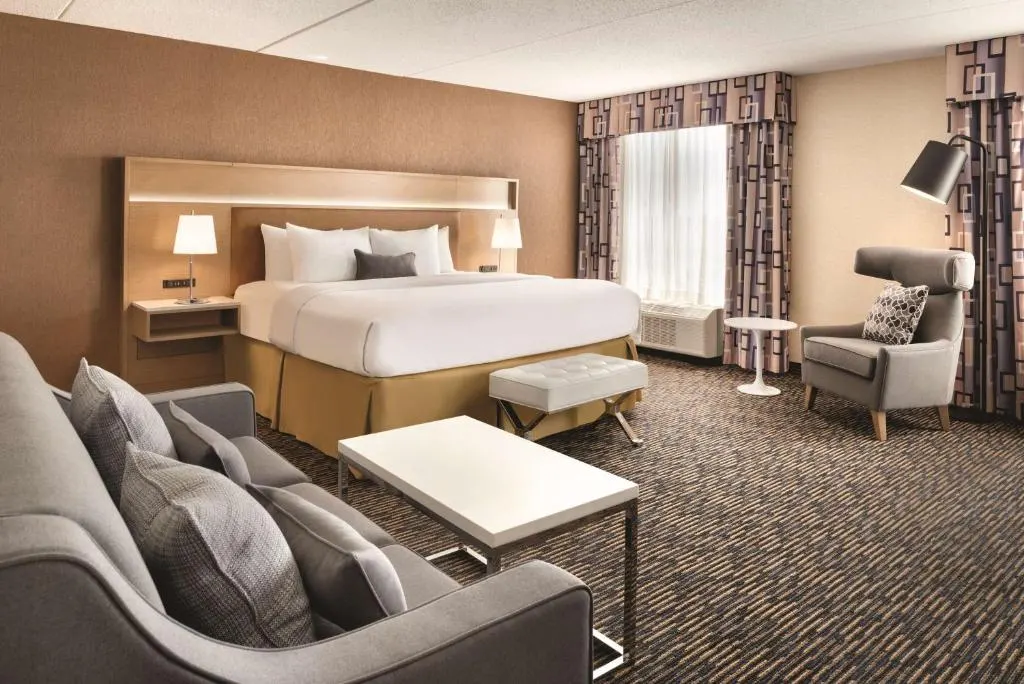 URBANA HOTEL & CONFERENCE CENTER
