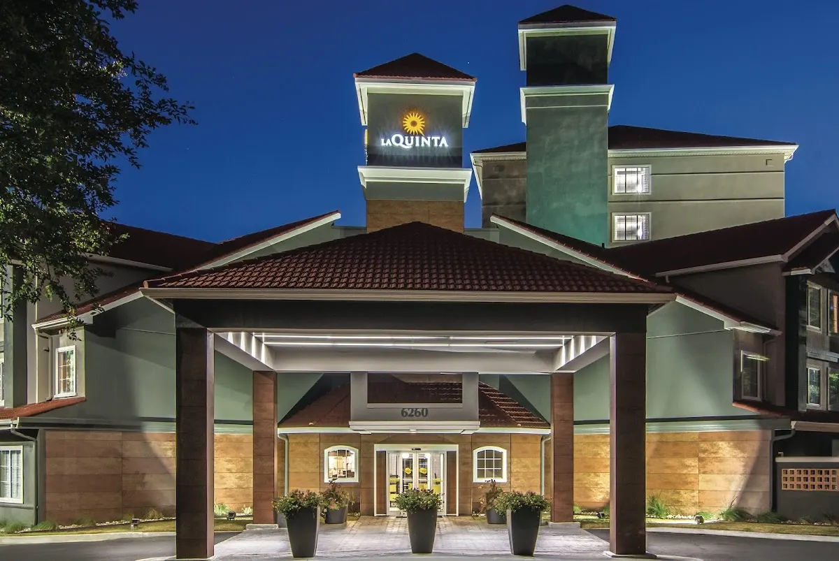 La Quinta Inn & Suites by Wyndham Atlanta Perimeter Medical