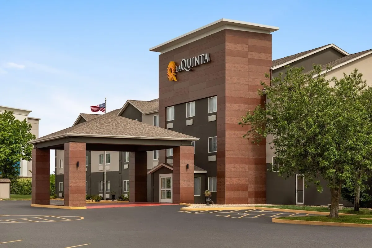 La Quinta Inn & Suites by Wyndham Peru Starved Rock St Park