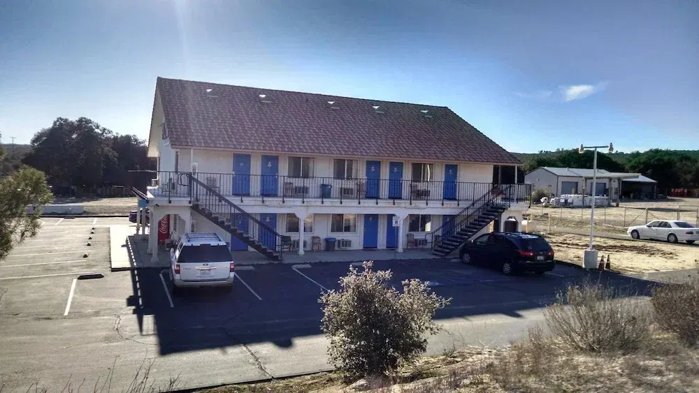 Back Country Inn