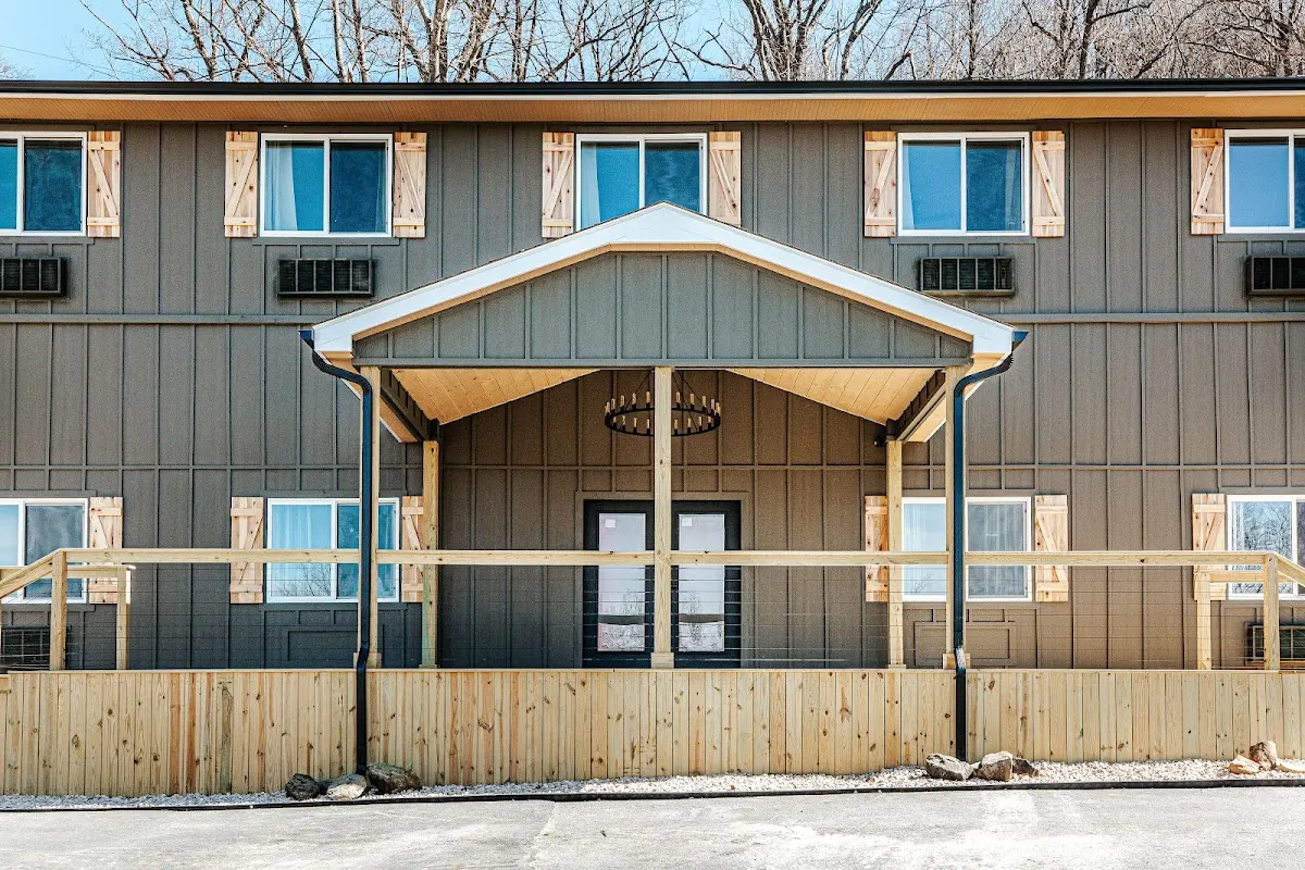Grey Pine Lodge