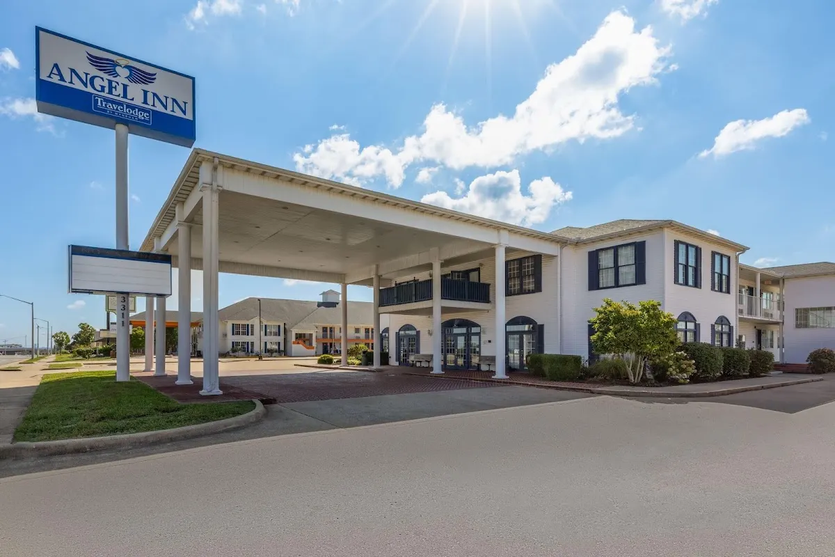 Angel Inn Near IMAX, a Travelodge by Wyndham