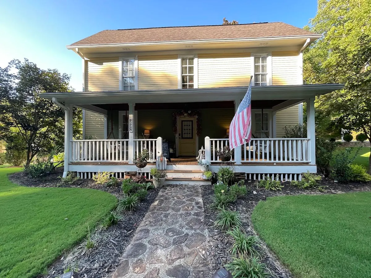 Yellow Daisy Bed and Breakfast