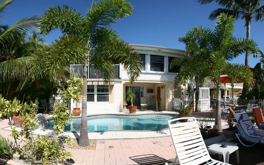 Manatee Bay Inn