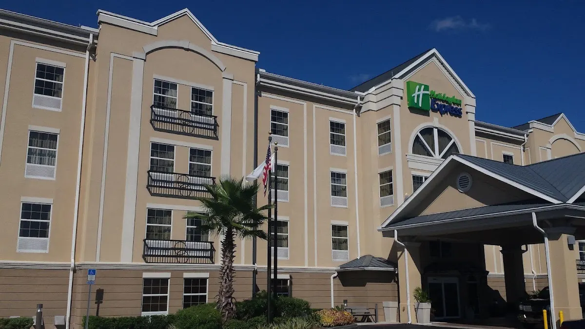 Holiday Inn Express & Suites Jacksonville East by IHG