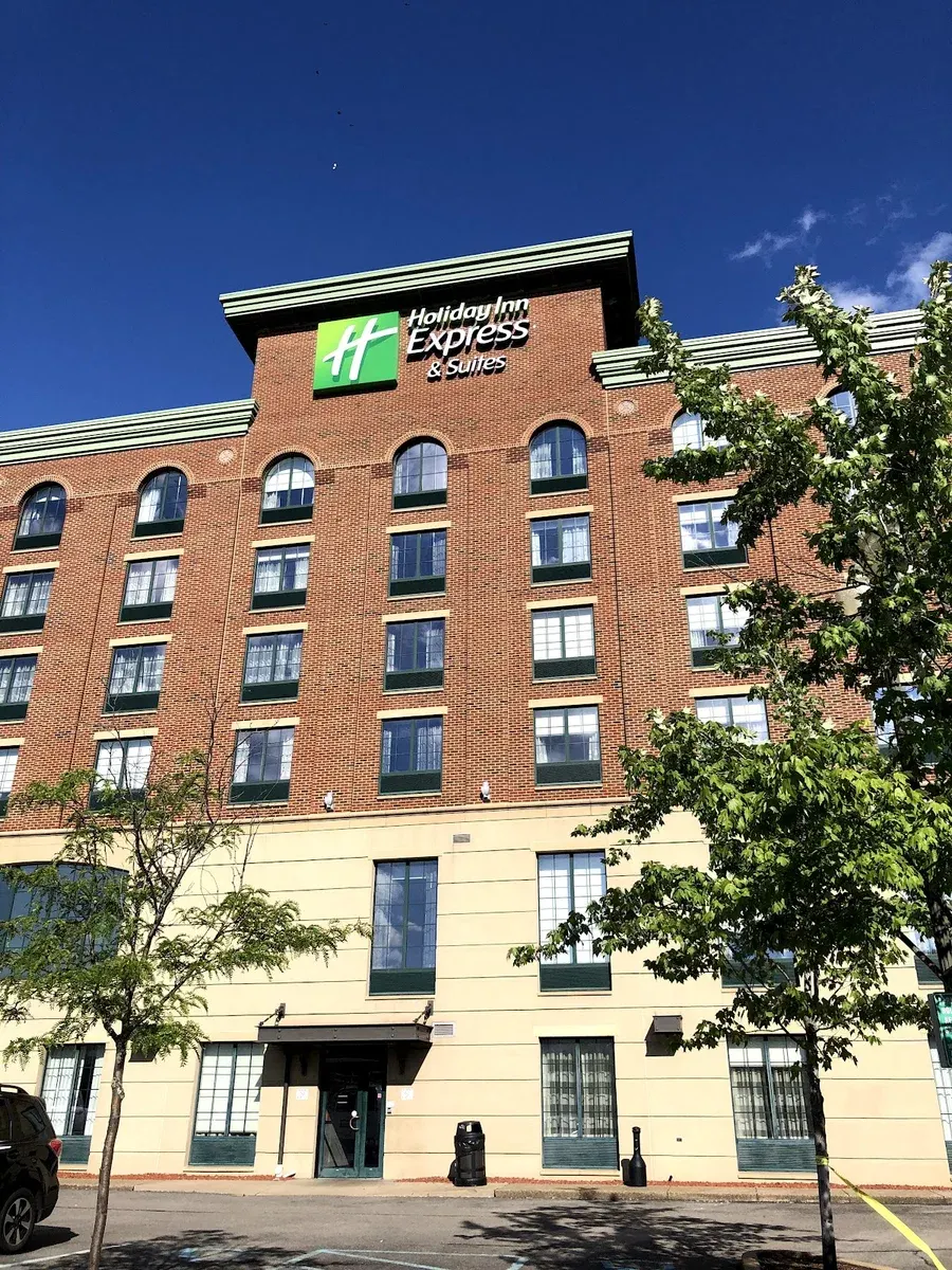 Holiday Inn Express & Suites Pittsburgh-South Side by IHG