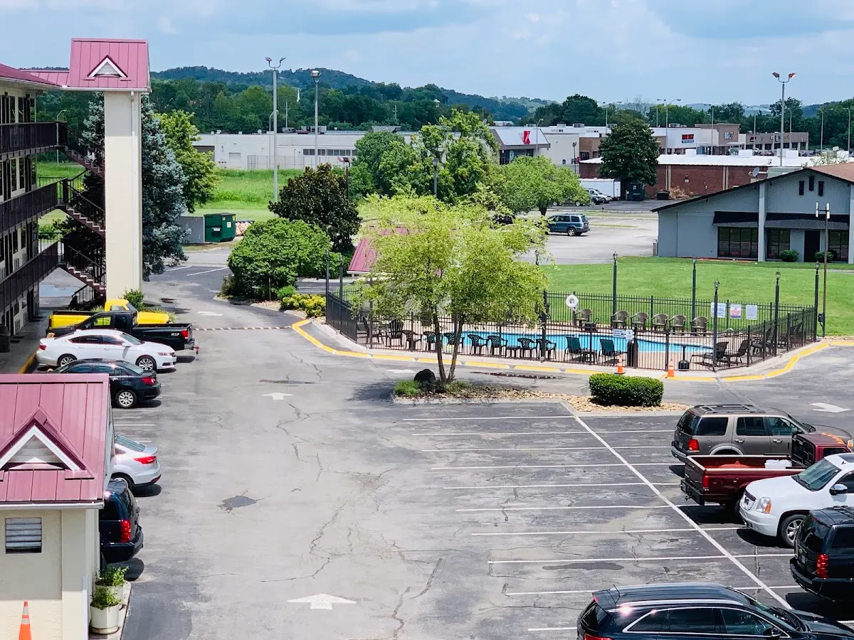 Landmark Inn