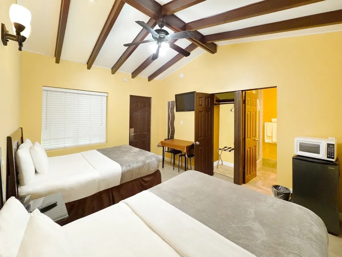El Patio Inn