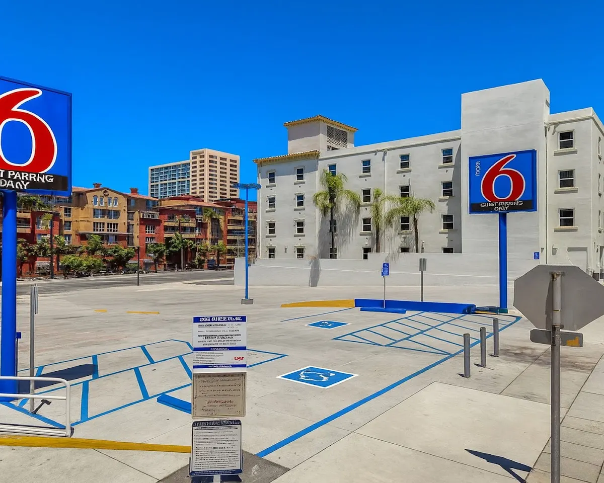 Motel 6 San Diego, CA - Downtown