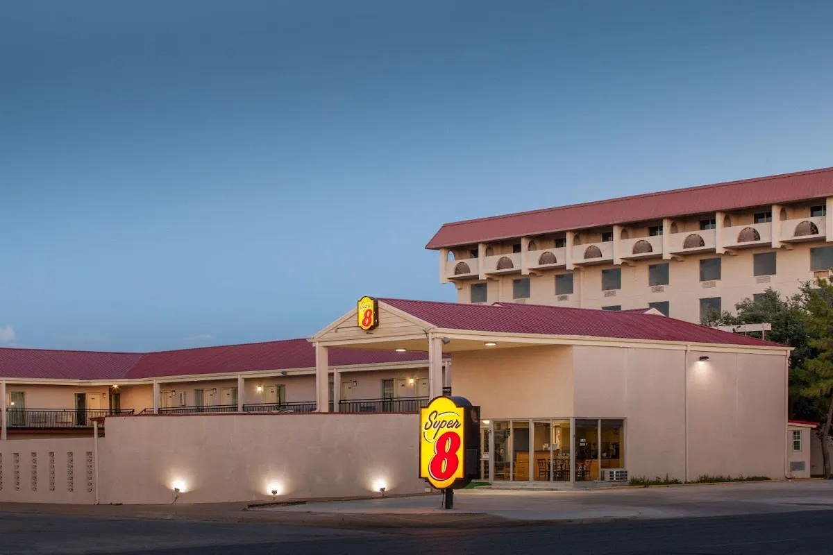 Super 8 by Wyndham Lubbock Civic Center North