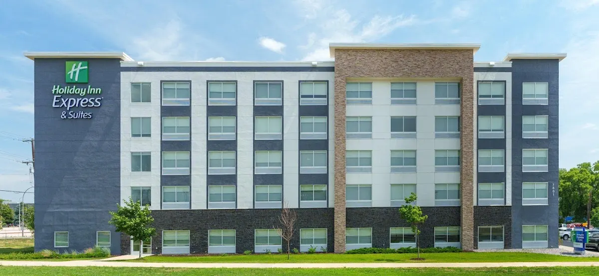 Holiday Inn Express & Suites Mall of America - Msp Airport by IHG