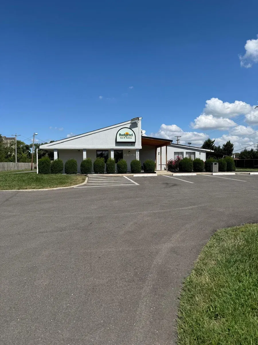 Budgetel Inn & Suites