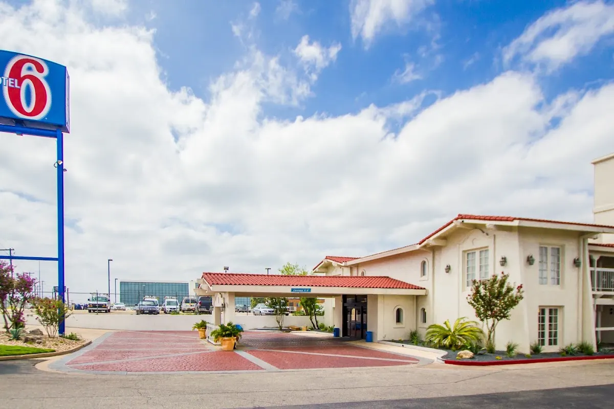 Motel 6 Austin, TX - Midtown