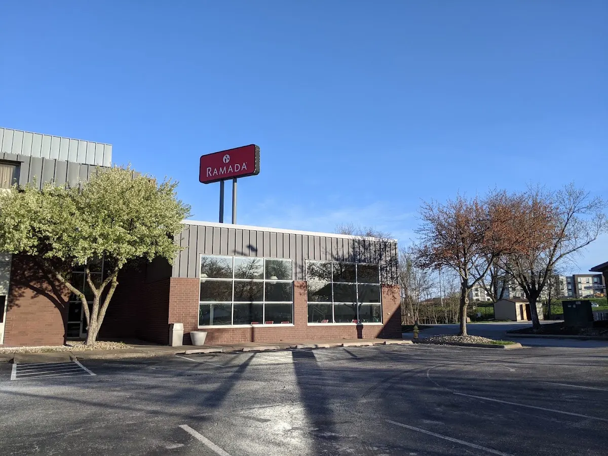 Ramada by Wyndham Bettendorf