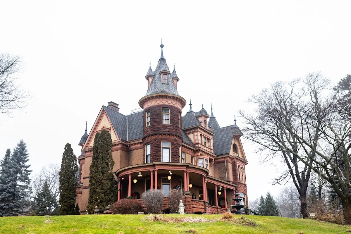 Henderson Castle