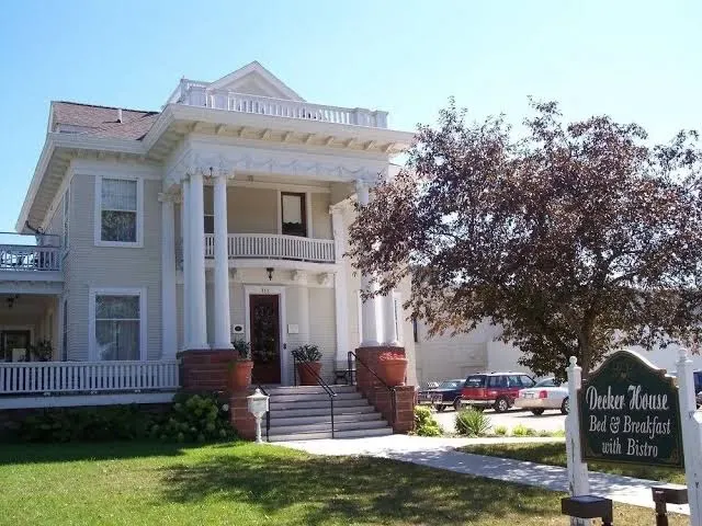 Decker House Bed & Breakfast
