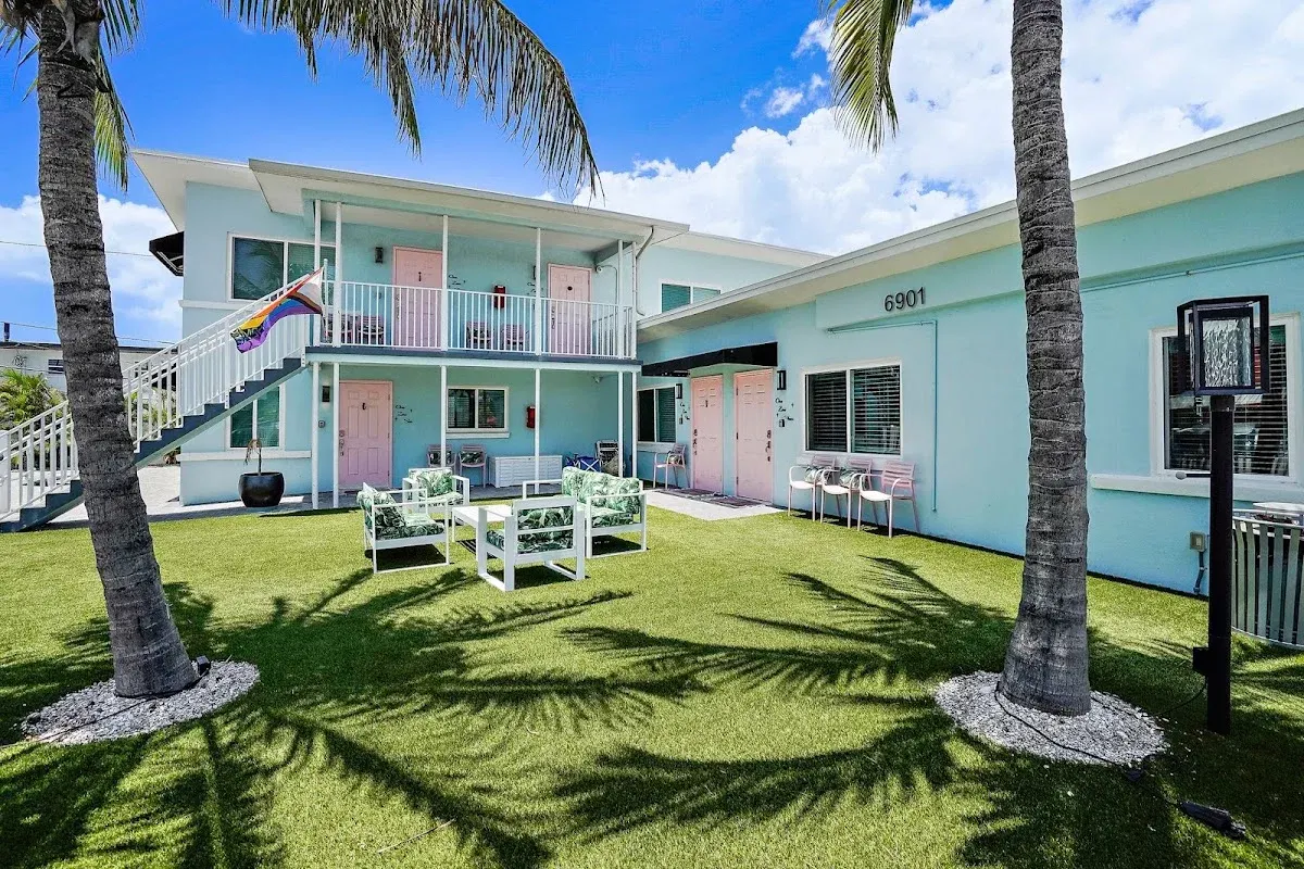 The Pearl Cabana Club