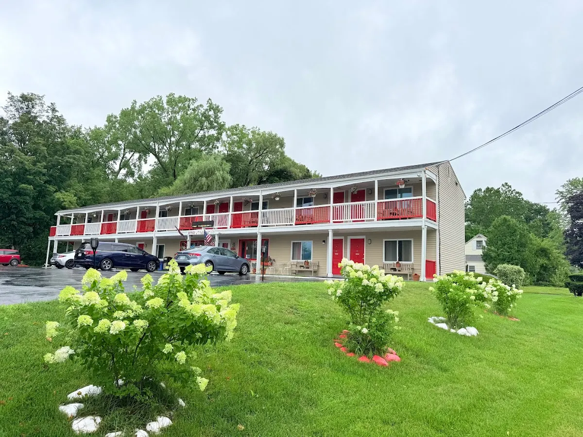 Cozy Corner Motel